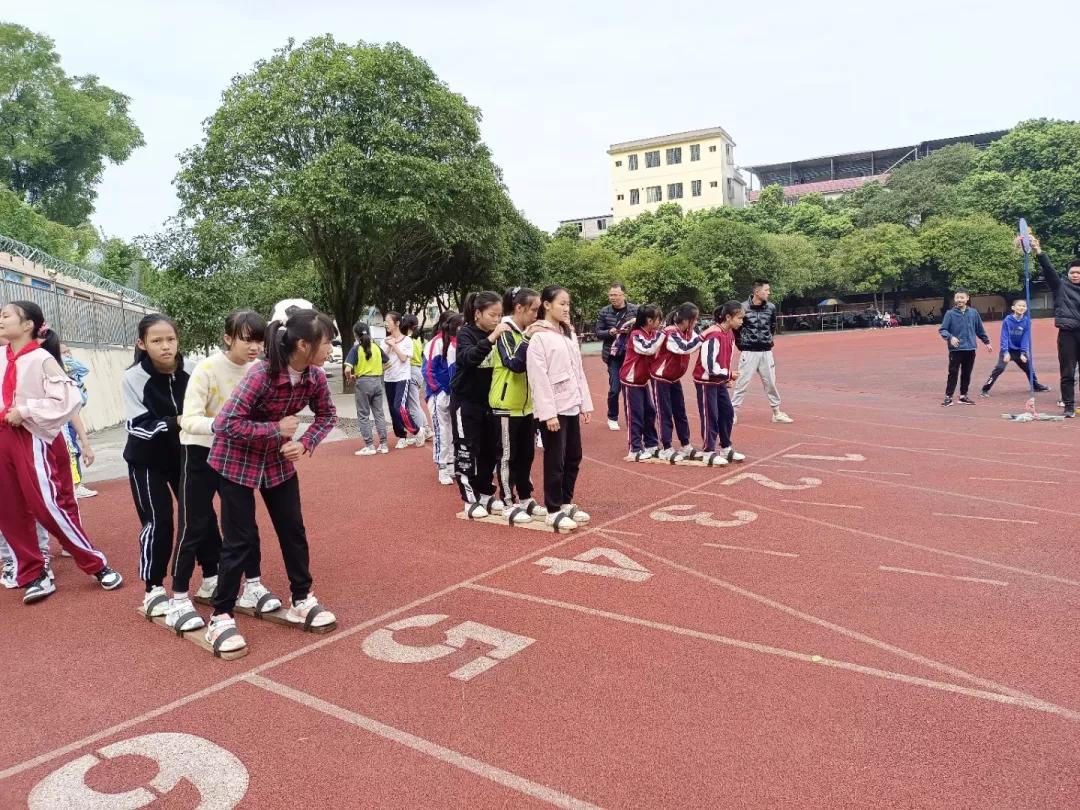 平山县小学最新动态报道